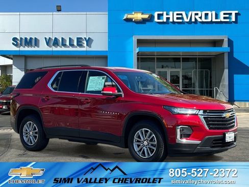Certified 2023 Chevrolet Traverse LT w/ Rear Camera Mirror Package AWD/4WD image 1