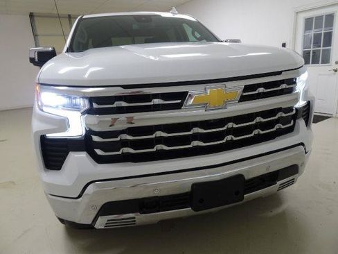 Used 2023 Chevrolet Silverado 1500 LTZ AWD/4WD image 9