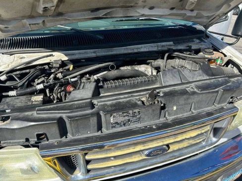 Used 2006 Ford E-350 and Econoline 350 Super Duty RWD image 29