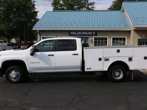 Used 2025 Chevrolet Silverado 3500 W/T w/ WT Convenience Package AWD/4WD image 2