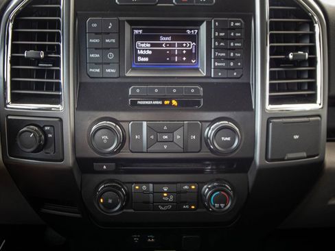 Used 2015 Ford F150 XLT w/ Trailer Tow Package RWD image 39