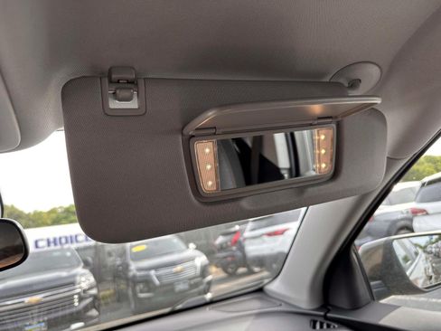 Used 2023 Chevrolet Equinox LT FWD image 28