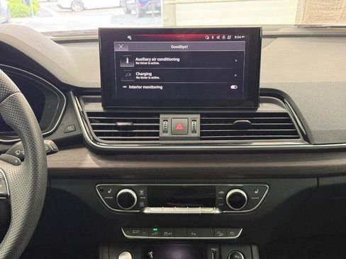 Certified 2025 Audi Q5 e Premium Plus AWD/4WD image 10