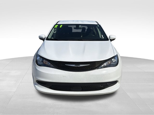 Used 2022 Chrysler Voyager LX FWD image 8