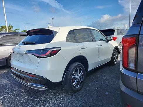 Used 2024 Honda HR-V EX-L image 2