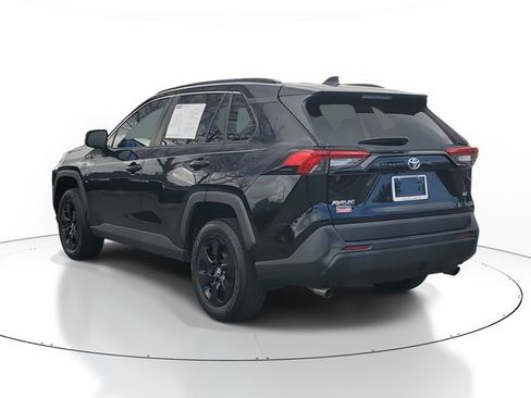 Used 2019 Toyota RAV4 LE image 3