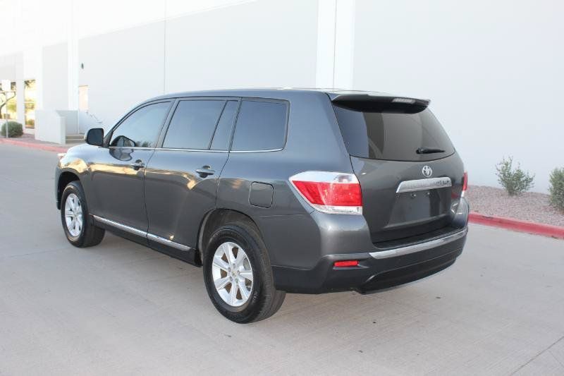 Used 2013 Toyota Highlander 4WD w/ Cold Weather Pkg image 7