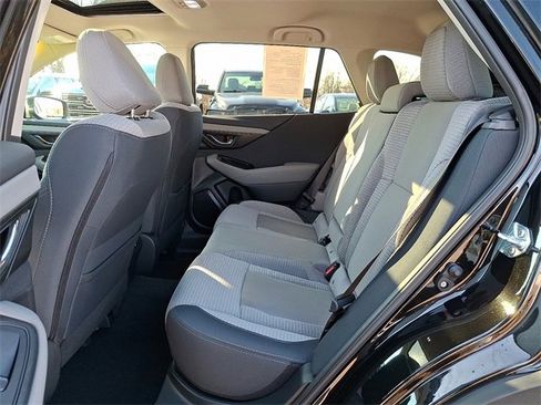Used 2025 Subaru Outback Premium image 9