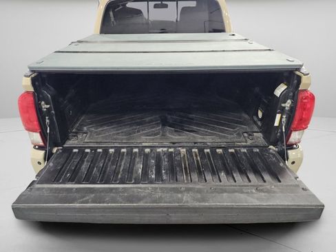 Used 2017 Toyota Tacoma TRD Sport image 25