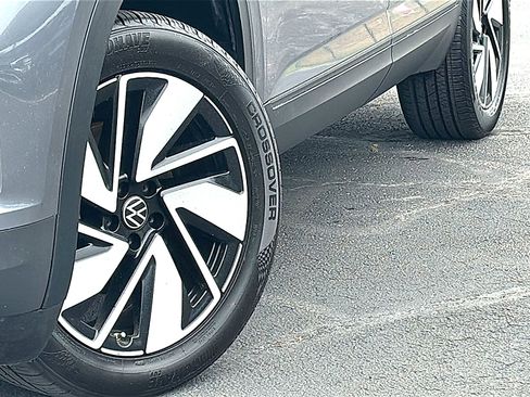 Used 2025 Volkswagen Atlas SE FWD image 3