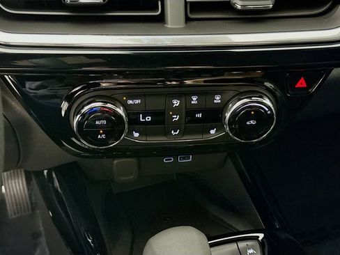 New 2026 Chevrolet Trax RS w/ Sunroof Package FWD image 17