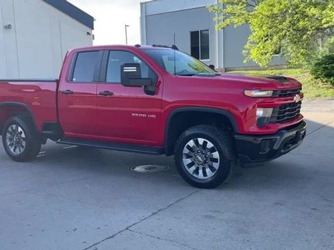 Used 2025 Chevrolet Silverado 2500 Custom w/ Custom Value Package AWD/4WD image 2