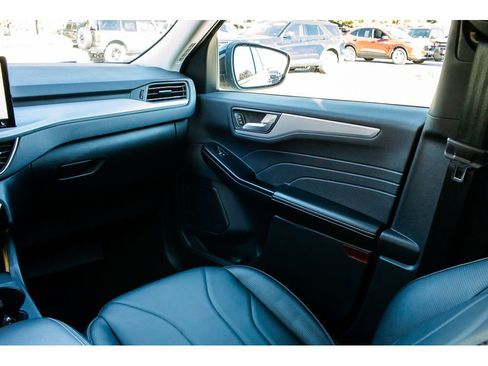 Used 2025 Ford Escape SE w/ PHEV Premium Package image 15