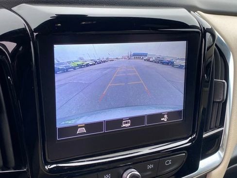 Certified 2023 Chevrolet Traverse LT image 11