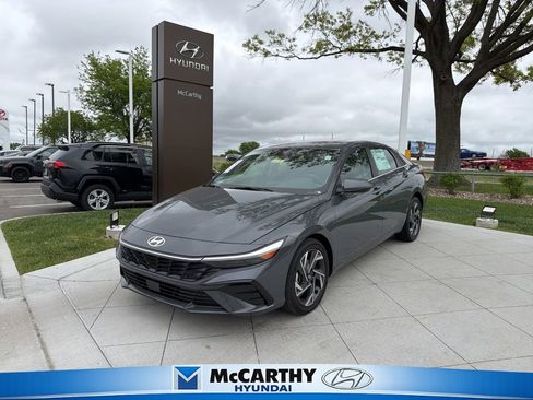 New 2026 Hyundai Elantra Limited FWD image 1