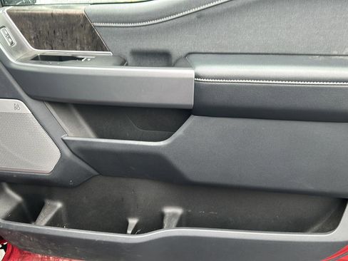 Used 2024 Ford F350 Lariat image 18