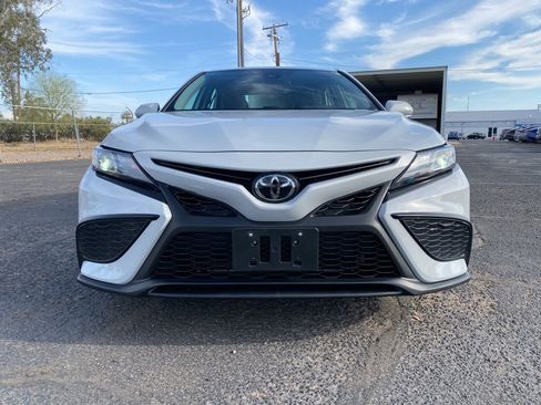Used 2023 Toyota Camry SE FWD image 12