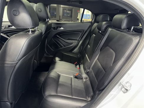 Used 2019 Mercedes-Benz GLA 250 4MATIC image 17