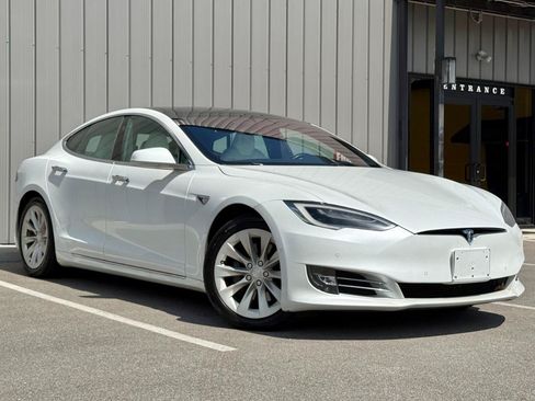 Used 2020 Tesla Model S Long Range Plus AWD/4WD image 3