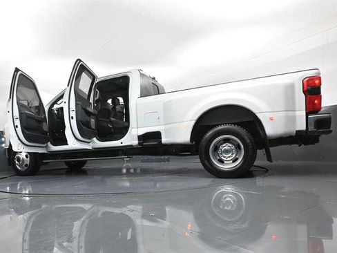 Used 2025 Ford F350 Lariat w/ Lariat Ultimate Package AWD/4WD image 54