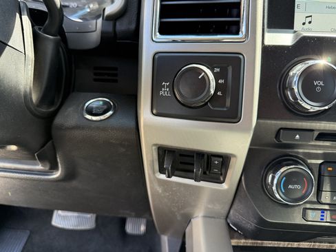 Used 2018 Ford F350 Lariat w/ Lariat Ultimate Package AWD/4WD image 24