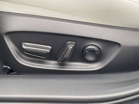 New 2026 Toyota Prius XLE image 28