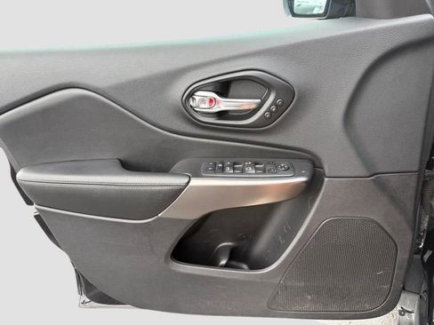 Used 2020 Jeep Cherokee Limited image 20