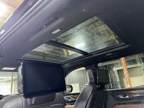 Used 2023 GMC Yukon XL Denali Ultimate w/ LPO, Floor Liner Package image 23