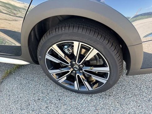 New 2026 Volvo V60 B5 Cross Country Ultra w/ Protection Package Premier image 6
