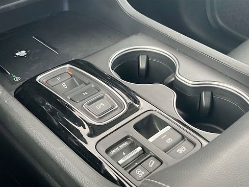 Used 2024 Honda Pilot Elite image 2