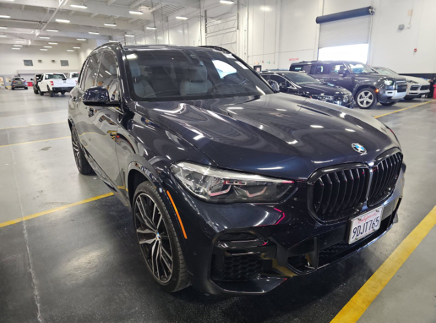 Used 2023 BMW X5 xDrive40i w/ M Sport Package AWD/4WD image 3