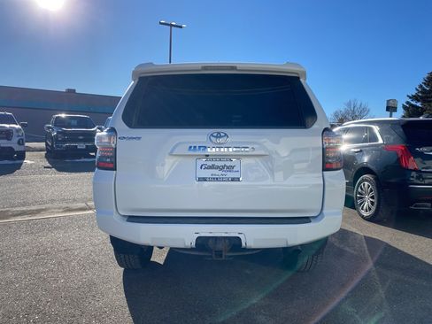 Used 2016 Toyota 4Runner image 19