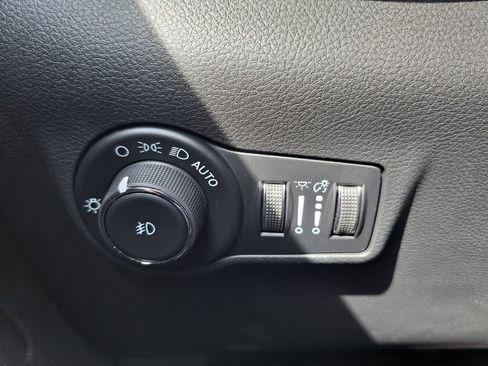 New 2026 Jeep Compass Latitude image 16