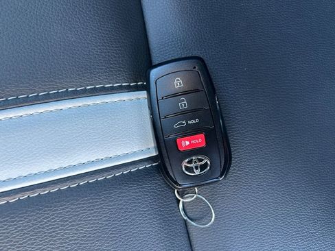 Used 2025 Toyota Camry SE w/ Convenience Package AWD/4WD image 33