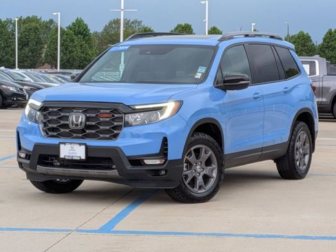 Certified 2024 Honda Passport TrailSport image 2
