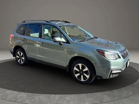 Used 2018 Subaru Forester 2.5i Premium w/ All-Weather Package image 10