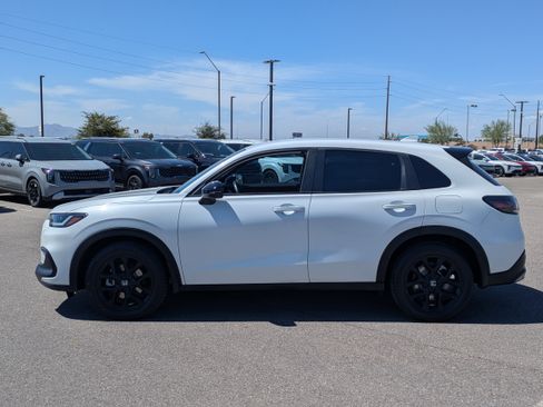 Used 2023 Honda HR-V Sport image 2