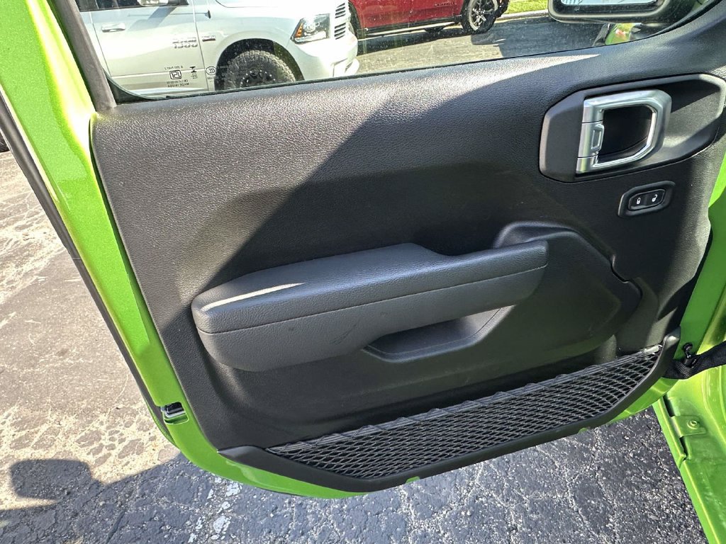 Used 2026 Jeep Wrangler Unlimited Sport AWD/4WD image 14