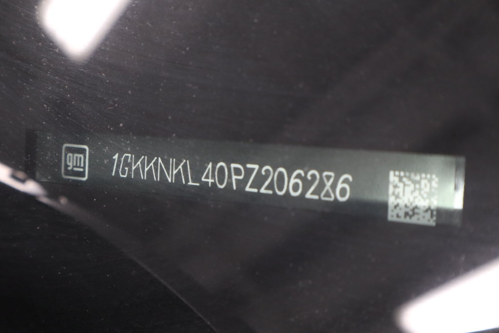 Used 2023 GMC Acadia SLE FWD image 32