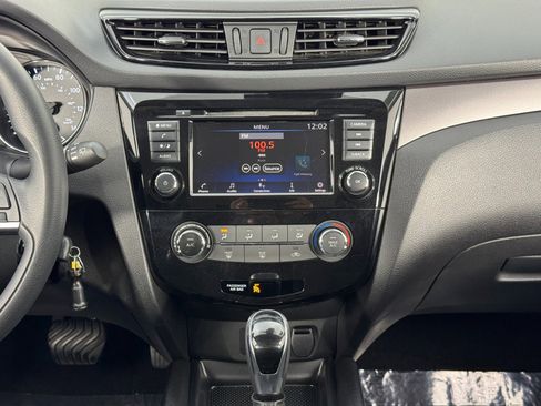 Used 2020 Nissan Rogue Sport S image 22