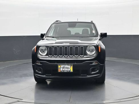 Used 2018 Jeep Renegade Latitude w/ Cold Weather Group AWD/4WD image 2