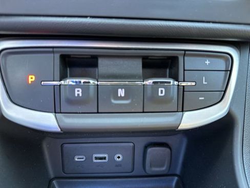 Certified 2024 GMC Terrain SLE w/ Driver Convenience Package FWD image 23