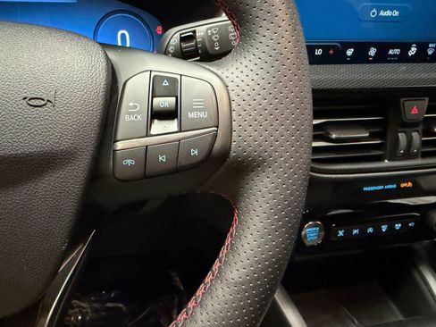 Certified 2025 Ford Escape ST-Line Elite w/ Premium Technology Package AWD/4WD image 18