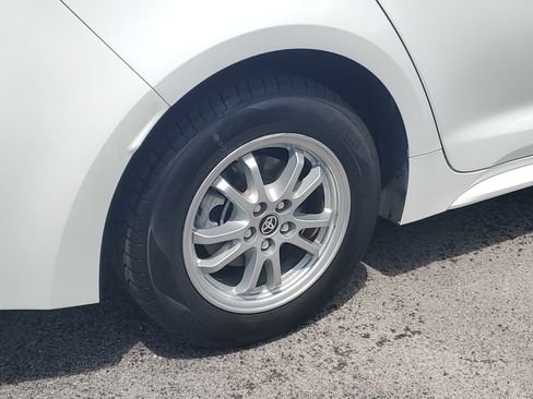 Used 2022 Toyota Corolla LE image 7