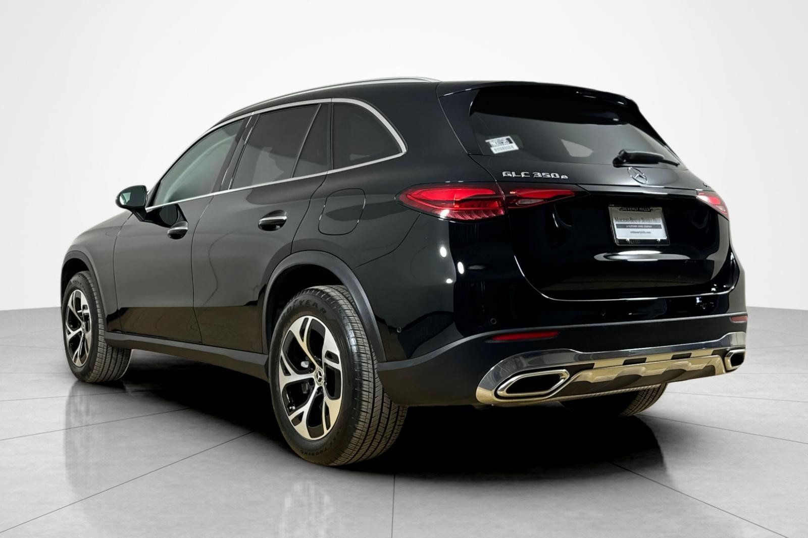 Used 2026 Mercedes-Benz GLC 350e 4MATIC image 3