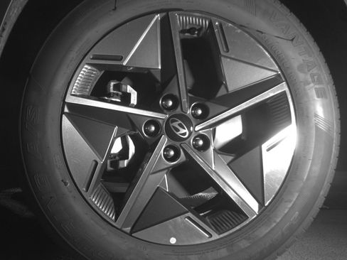 Used 2025 Hyundai Tucson SEL image 12