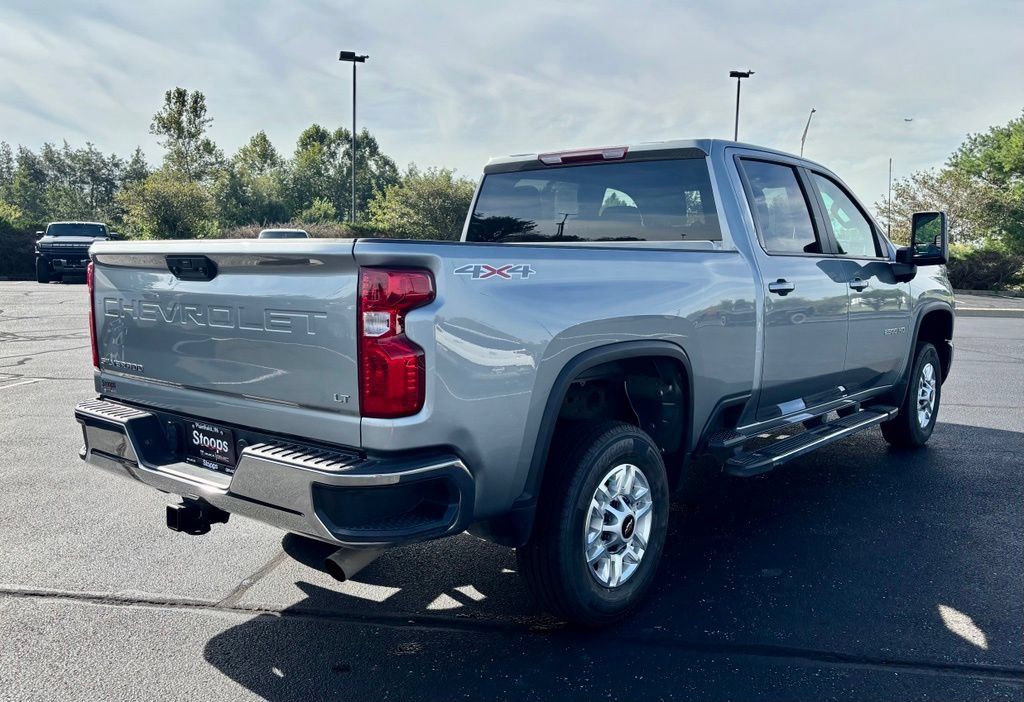 Used 2025 Chevrolet Silverado 2500 LT w/ Convenience Package AWD/4WD image 8
