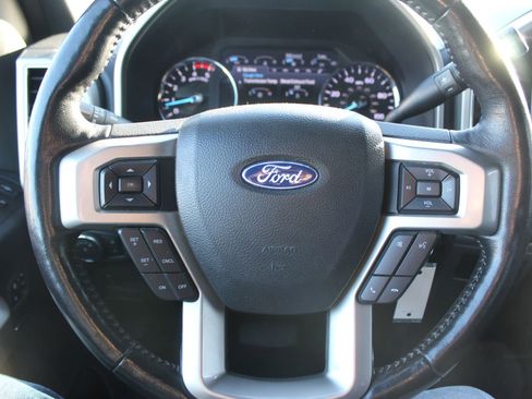 Used 2022 Ford F250 Lariat w/ Lariat Value Package AWD/4WD image 29