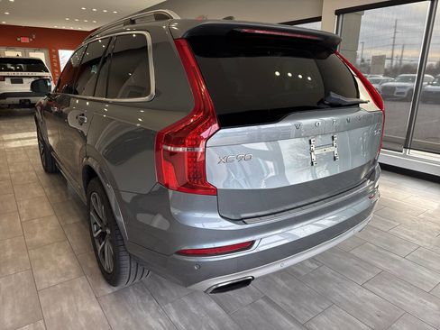 Used 2018 Volvo XC90 T6 Momentum w/ Convenience Package image 6
