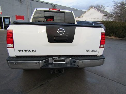 Used 2011 Nissan Titan SV w/ SV Value Truck Pkg image 8